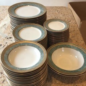 Oscar De la renta Plate set